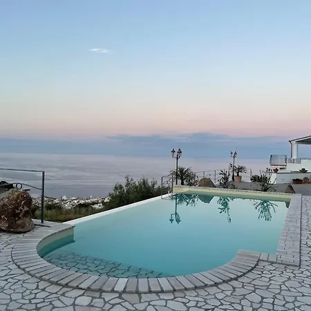 Serena Lipari Villa *